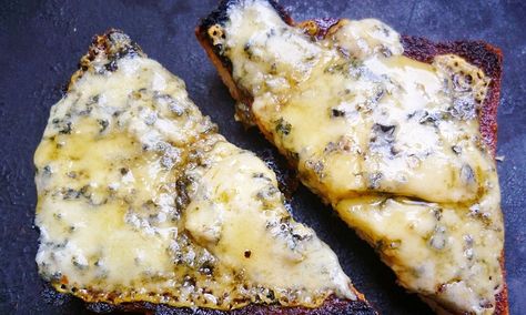 Leftover cheese recipe: stilton and honey tartine Stilton Cheese Recipes, Stilton Recipes, Leftover Cheese, Leftover Milk, Blue Cheese Recipes, Stilton Cheese, Baked Cheese, Cheese Dishes, Roasted Meat