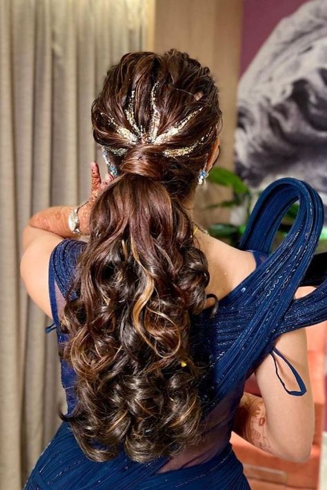 Messy Ponytail Hairstyles, Reception Hairstyles, Hair Style On Saree, Stylish Ponytail, Pony Hairstyles, Hair Style Vedio, Engagement Hairstyles, Extension Hair, Bridal Hair Buns