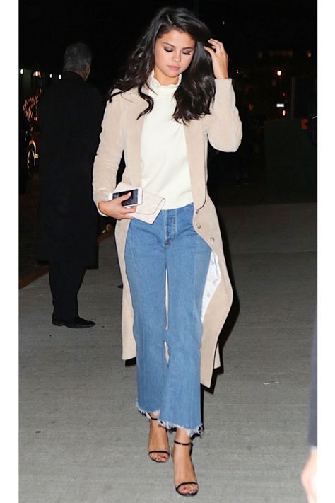 Selena Gomez Street Style, Selena Gomez Outfits, Fringe Jeans, Boho Mode, Selena Gomez Style, Fashion Moments, Celebrity Street Style, Celebrity Look, Celebrity Outfits