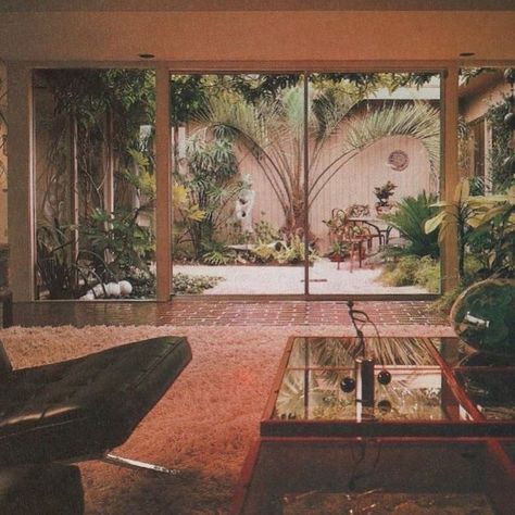 70s Garden Design, Mid Century Architecture 1960s, Lots Of Plants, 80s Interior, 70s Interior, Retro Interior Design, Mid Century Architecture, Retro Interior, Vintage California