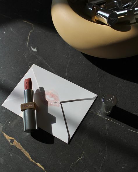 Prada Lipstick, Lipstick Aesthetic, Prada Aesthetic, Angel Makeup, Matte Lipsticks, Luxury Makeup, Mac Lipstick, Aesthetic Photos, Aesthetic Makeup