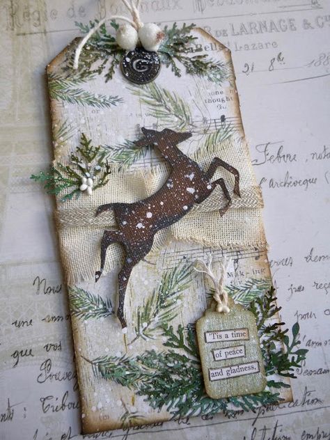 Words and Pictures: A time of peace and gladness Mixed Media Christmas Tags, Tim Holtz Tags Christmas, Christmas Mixed Media Art, Paper Tags Ideas, Tags Ideas Handmade, Mixed Media Christmas Cards, Christmas Tag Ideas, Christmas Mixed Media, Handmade Christmas Tags