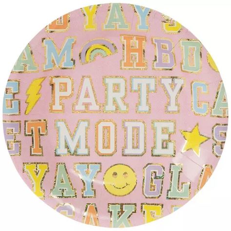 Preppy Party Plates, 8 Is Great Birthday Party, Stoney Clover Birthday Party, Patch Party Birthday, Preppy Plates, Preppy Party Ideas, Preppy Patches, Preppy Party Decorations, Preppy Birthday Party