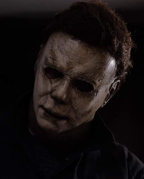 Michael Myers Pfp, Michael Myers Memes, Michael Meyers Halloween, Horror Villians, Scary Movie 3, Michael Meyers, Michael Myers Art, Michael Meyer, Scary Movie Characters