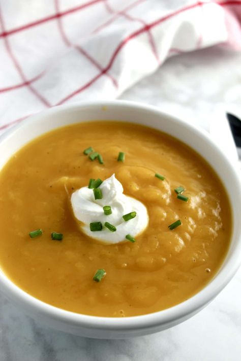 Leak And Butternut Squash Soup, Butternut Squash Leek Soup, Butternut Squash And Leek Soup, Squash And Leek Soup, Vegetable Broth Soup, Soup With Leeks, Soup Storage, Butternut Squash Recipes Healthy, Leek Vegetable