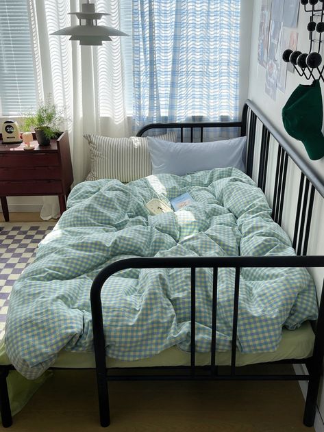 Gingham Striped Bedding Set in Brown and White. Soft and breathable cotton. Perfect for a modern. #apartmentdecor #homedecor #smallspaces #interiordesign #decorinspiration Cozy Maximalism, Women Cave, Cozy Porch, Classic Duvet Covers, Cave Room, Stylish Bedding, Blue Bedding Sets, Bed Sheet Sizes, Cozy Patio