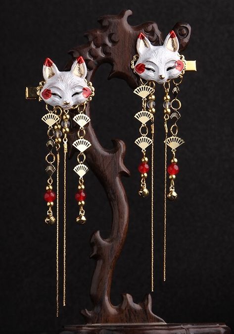 Chinese Earrings, Clip For Hair, Alligator Hair Clip, Chinese Jewelry, Fox Head, Magical Jewelry, Hair Decorations, Fantasy Jewelry, Fantasy Fashion