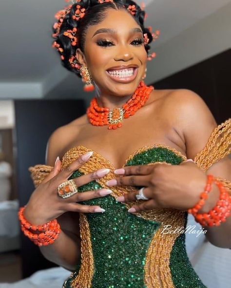 “Actress @sharonooja Marries Imo State Billionaire who has 3 Kids Chief Ugoo Nwoke As his 4th Wife” !!! According to Blogger Stella dimokokorkus Nollywood actress Sharon Ooja on Thursday June 27, 2024 traditionally married handsome Billionaire Chief Ogoo Nwoke who hails from Awomama, Oru East in Imo state and is tagged a man with the kindest heart.... Chief Nwoke who is whispered to be in his early 50’s has been married 3 times but it did not work out and he is trying for the 4th time with ... 3rd Marriage, Sharon Ooja, White Woman, 3 Kids, Kind Heart, Work Out, A Man, Black Women, Blogger