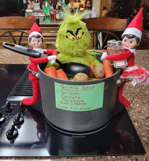 Elf Ideas 2 Elves, Grinch On The Shelf, Funny Elf Ideas, Elf Ideas Easy, Basket Makeover, Elf Of The Shelf, Elf Names, Elf Shelf, Christmas Elf On The Shelf