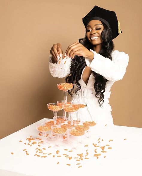 Pharmacy Technician Graduation Pictures, Pharmacist Photoshoot Ideas, Pharmacy Tech Photoshoot Ideas, Pharmacy Tech Graduation Pictures, Pharmacy Tech Photoshoot, Pharmd Graduation Pictures, Pharmacist Graduation Pictures, Pharmacy Photoshoot, Pharmacy Graduation Pictures