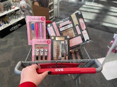 Makeup Gift Sets, as Low as $1.99 at CVS - Easy Deal Cvs Makeup, La Colors Makeup, Hobby Lobby Hacks, Coupon Hacks, Hobby Lobby Coupon, Cvs Couponing, La Colors, Makeup Gift Sets, Best Stocking Stuffers