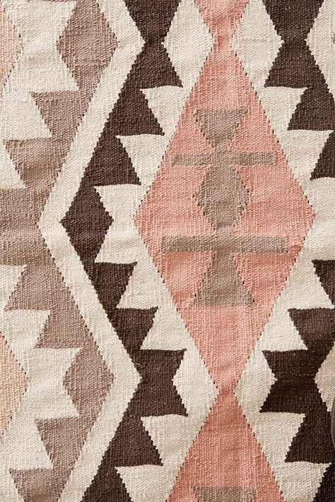 Southwest Chic, Entryway Rugs, Rug Urban, Southwestern Home Decor, Rugs Bedroom, Native American Patterns, Ranch Decor, Geo Pattern, Living Room Entryway