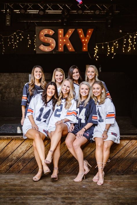 Delta Photoshoot, Auburn Graduation, University Graduation Pictures, Auburn Gameday Outfit, Auburn Gameday, Graduation Inspiration, High School Graduation Pictures, Graduation Pic Ideas, College Inspiration