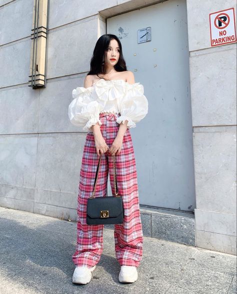 Korean Outfit Street Styles, Blue White Top, Korean Casual Outfits, Kawaii Fashion Outfits, Korean Fashion Dress, Elegante Casual, Korean Girl Fashion, Kpop Fashion Outfits, Girls Fashion Clothes