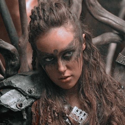 Lexa Kom Trikru, Lexa E Clarke, The 100 Poster, Commander Lexa, The 100 Characters, Lexa Y Clarke, Lexa The 100, Clarke And Lexa, The 100 Clexa