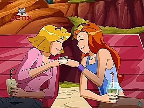 Totally Spies Fanart, Total Spies, Sam Totally Spies, Spies Aesthetic, Totally Spies Aesthetic, Totally Spies Outfits, Spies Outfits, Tv Characters Outfits, Clover Totally Spies