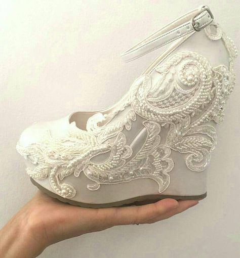 Check out this item in my Etsy shop https://www.etsy.com/listing/527967479/ivory-wedges-wedding-wedge-wedges-bridal Wedding Shoes Unique, Simple Wedding Shoes, Wedding Shoes Ivory, Dream Wedding Shoes, Bridal Wedges, Wedding Platform, Unique Wedding Shoes, Converse Wedding Shoes, Wedding Wedges