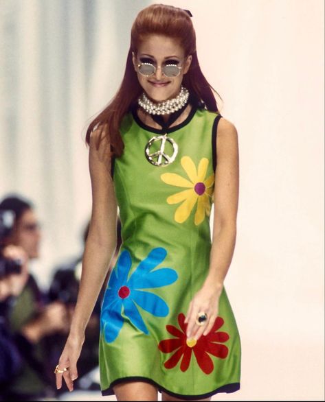 Runway Fashion Couture, Sixties Fashion, Kali Uchis, Cat Valentine, Fashion Project, 60s Fashion, Couture Fashion, Vintage Looks, Runway Fashion