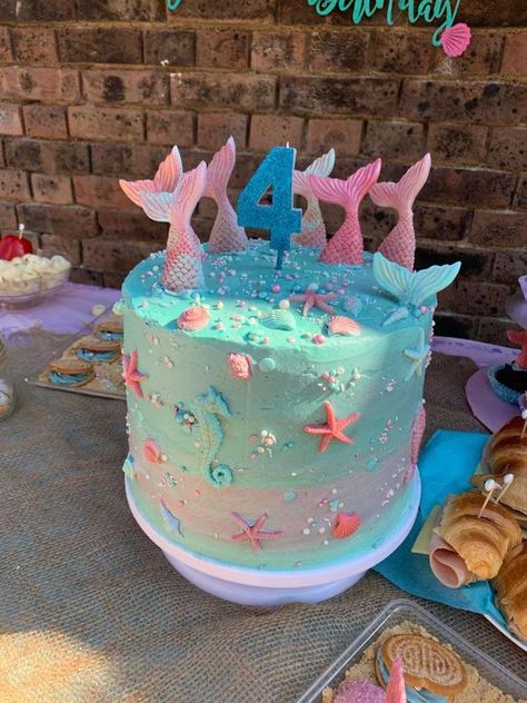 Bohemian Party Ideas, Mermaid Birthday Cake, Tractor Birthday Party, Mermaid Birthday Cakes, Pig Birthday Party, Bohemian Party, Peppa Pig Birthday Party, Disney Birthday Party, Hawaiian Birthday Party