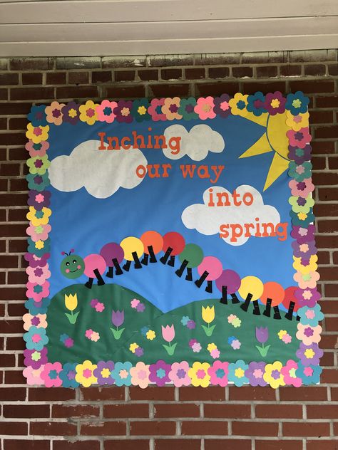 Spring Staff Bulletin Board, April Boards Bulletin, April Spring Bulletin Boards, Spring Classroom Board Ideas, Spring Bulletin Boards Infants, Spring Border For Bulletin Board, Spring Interactive Bulletin Board Ideas, Preschool Spring Bulletin Board Ideas, Spring Board Decoration Ideas