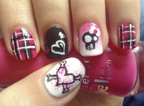 Nail Piercing, Punk Nails, Goth Nails, Grunge Nails, Really Cute Nails, Black Nail, Kawaii Nails, Emo Scene, Avril Lavigne