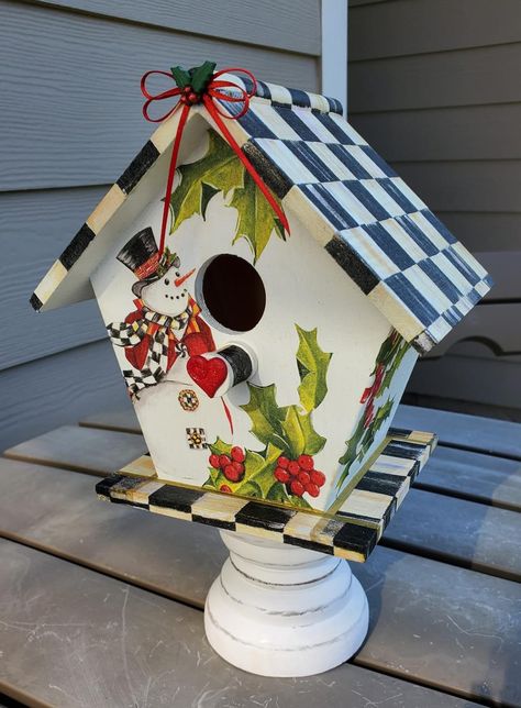 Holiday Birdhouses, Christmas Birdhouse, Birdhouses Ideas, Napkin Art, Birdhouse Craft, Bird Houses Painted, Christmas Bird, Birdhouse, Diy Crafts To Sell