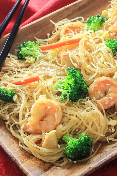 gluten-free stir fry with shrimp and broccoli Gluten Free Stir Fry, International Meals, Gina Livy, Fry Shrimp, Shrimp Broccoli, Gluten Free Chinese, Vermicelli Recipes, Rice Noodle Recipes, Rice Noodles Stir Fry