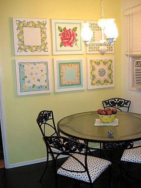 framed hankies, My grandma and mom had lots of them Do It Yourself Magazine, Vintage Handkerchiefs Crafts, Aqua Tiles, Vintage Grocery, Handkerchief Crafts, Doilies Crafts, Grocery Cart, Frames Vintage, Vintage Hankies