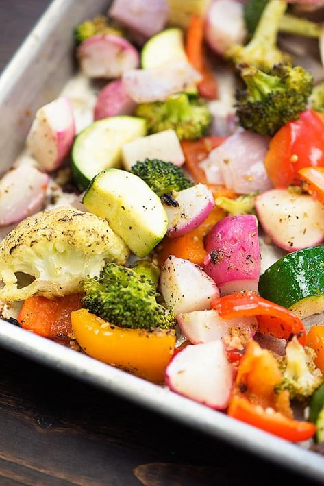 Roasted broccoli and cauliflower with radish, bell peppers, and zucchini! Broccoli Cauliflower Zucchini Recipes, Roasted Broccoli And Cauliflower, Cauliflower Zucchini, Radishes Recipe, Keto Board, Zucchini Bites, Slow Cooker Casserole, Broccoli And Cauliflower, Oven Vegetables