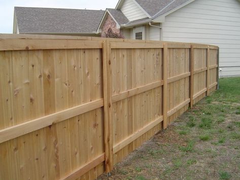 What is a Good Neighbor Fence? - Reddi Fence Bufftech Sherwood Fence, Good Neighbor Fence Ideas, Neighbor Fence Ideas, Wood Fence Styles, Types Of Privacy Fences, Private Fence Ideas, Fence Gate Ideas, Simple Fence, Shadow Box Fence