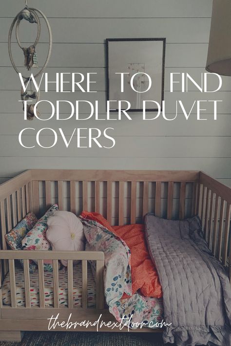 Image of a toddler bed with all its linens, including a toddler bed duvet cover, which is surprisingly hard to find Toddler Bed Linen, Cozy Toddler Bed, Toddler Girl Bedding Ideas, Toddler Bedding Ideas, Toddler Bed Bedding, Toddler Bedding Boy, Toddler Bedding Girl, Toddler Girl Bedding, Convertible Crib Toddler Bed