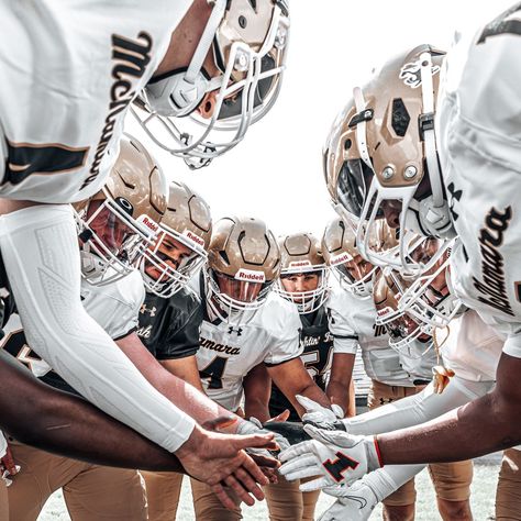 GAME DAY!! It’s Mac’s first football game! These guys are traveling a few hours away to kick off the season, and the excitement is in the air! Good luck to the boys on the field today!! 🏈 NOW BOOKING Sportraits for individuals, school teams, and travel sports! Reach out today to book yours!! 📸 Football Field Photoshoot, Football Family Pictures, Football Photoshoot, Football Team Pictures, First Football Game, Football Poses, Football Family, Football Pics, Team Ideas