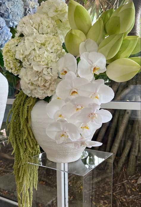 Yacht Flower Arrangements, Orchid Centerpieces Wedding, White Floral Arrangements, Bahamas Wedding, Rose Flower Arrangements, Orchid Centerpieces, Dream Wedding Cake, 2025 Wedding, Sage Wedding