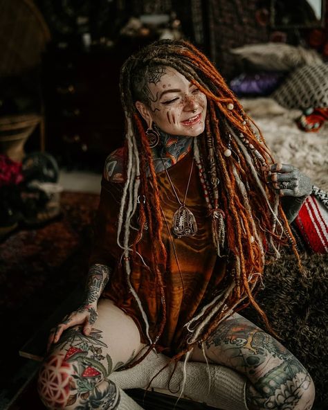 Goth Dreadlocks, Dreadlock Women, Woman Dreads, Morgin Riley, Dreads Girl, Beautiful Dreadlocks, Tattoed Women, Estilo Hippy, Hippie Hair