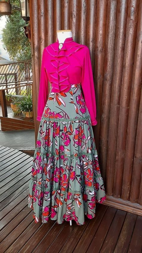 Printed Maxi Skirt Outfit, Skirts Outfits, Long Skirt Fashion, Gowns Dresses Elegant, Dressy Casual Outfits, Dinner Dress Classy, Modest Dresses Casual, Trendy Skirts, Skirt Trends