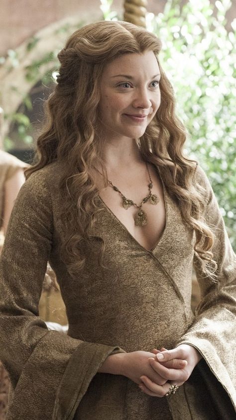 Margaery Tyrell, and all the badass women of Game of Thrones have come a long way since season 1. Margery Tyrell, Game Of Thrones Dress, Game Of Thrones Outfits, Game Of Thrones Costumes, Circus Characters, Game Of Thrones Cast, Iconic Outfits, Margaery Tyrell, The Tudors