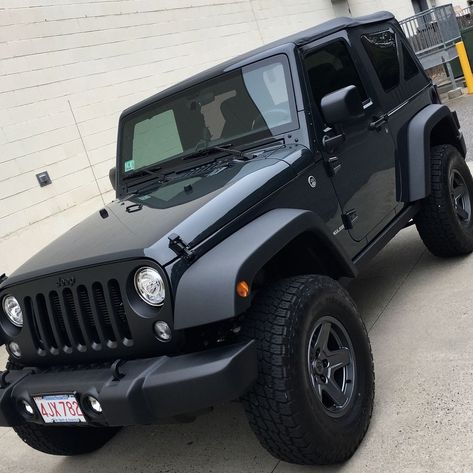 2 Door Jeep, Jeep Wrangler Forum, Jeep Doors, Auto Jeep, Small Luxury Cars, Custom Jeep Wrangler, Pink Jeep, Hummer Cars, Wrangler Jeep