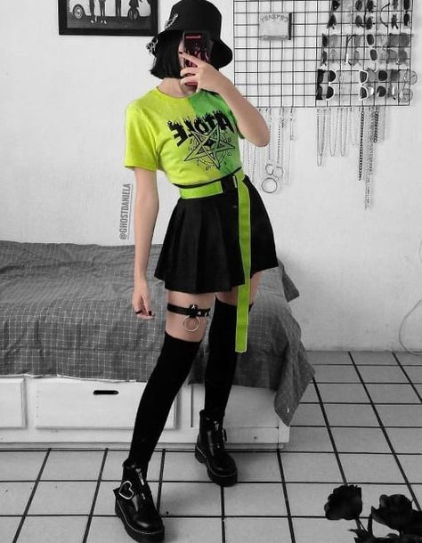 Black And Neon Outfit, Green Neon Outfit, Nct Outfits Inspiration, Ropa Egirl, Nct Concert Outfit Ideas, Nct Concert Outfit, Neon Green Outfit, Neon Outfit Ideas, Concert Outfit Aesthetic