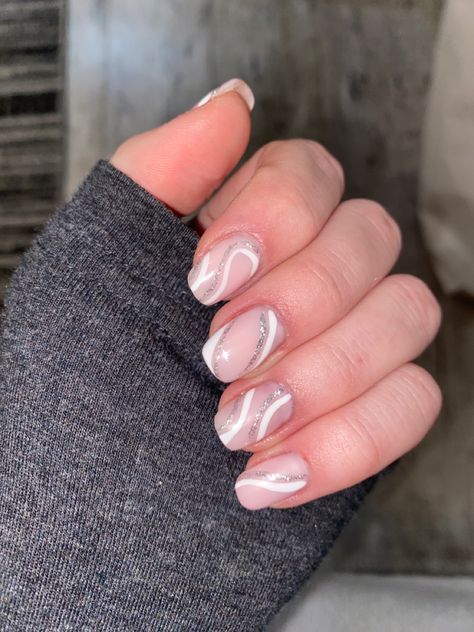 Simple Nail Designs Silver, Silver Nail Ideas For Prom Short, Cute White And Silver Nails, White Silver Swirl Nails, Nails With White And Silver, Simple Silver Nail Designs, Silver Hoco Nails Simple, White And Silver Gel Nails, Silver Biab Nails