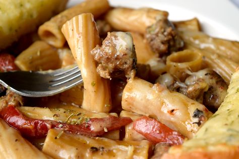 Italian Sausage Skillet, Chicken Italian, Sausage Rigatoni, Sausage Skillet, Resep Pasta, Italian Sausage Recipes, Mild Italian Sausage, Cheese Chicken, Sweet Italian Sausage