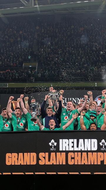 Irish Rugby on Instagram: "MAGICAL SCENES AT THE AVIVA! 🔥 #TeamOfUs #GuinnessSixNations" Rees Zammit, Irish Rugby Team, Irish Rugby, Binding 13, Ireland Rugby, Rugby Sport, Type Shi, Six Nations, Rugby Team