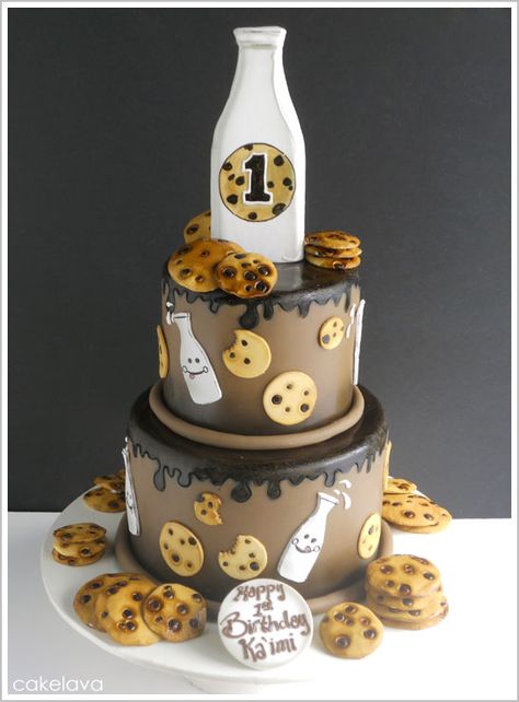 milk and cookies cake! - would be great if you threw a milk and bookies party (kids donate books instead of gifts to the birthday boy/girl) Cookies Cake, Cake Blog, Milk And Cookies, Gateaux Cake, Cookie Party, Milk N Cookies, Milk Cookies, Unique Cakes, Novelty Cakes