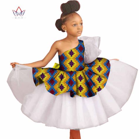 Traditional Dresses For Kids, Traditional Dresses African, Nigerian Dress Styles, African Kids Clothes, Couples African Outfits, Lace Clothing, Africa Clothing, African Wedding Attire