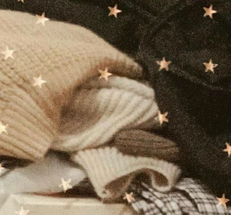 Cute Winter Sweaters, Chaotic Academia, Soft Cute, Trendy Winter, Taylor Swift Album, Love Stars, Winter Sweater, Brown Aesthetic, Autumn Aesthetic