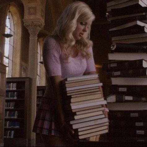 Boarding School Aesthetic, The House Bunny, The Princess Diaries, Teacher Aesthetic, Jennifer's Body, Elle Woods, Teachers Pet, Rory Gilmore, Boarding School