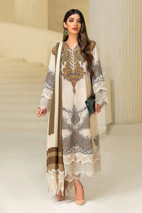 New Party Wear Dress, Dresses For Eid, Pakistan Dress, Pakistani Dresses Online, Winter Suits, Bridal Lehenga Collection, Dresses Design, Salwar Kamiz, Beautiful Pakistani Dresses