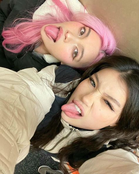 Hannah Kim, Girl With Pink Hair, Aesthetic People, Favorite Movie, April 12, Instagram Photo Inspiration, Cute Style, Friend Photoshoot, Friend Pictures