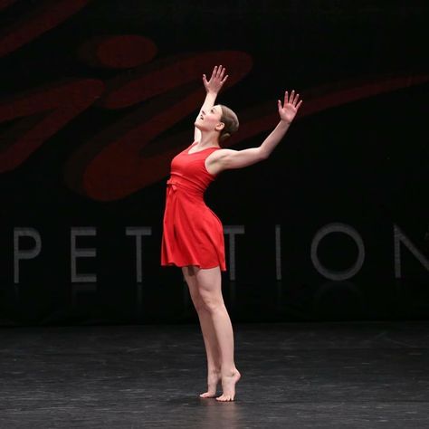 Dance Competition Videos - Lyrical, Jazz, Tap, Contemporary and more. Malia Aesthetic, Phototography Ideas, Dance Goals, Dancing Competition, Competitive Dance, Dr Photos, Dance Convention, Dance Competitions, Dance Comp