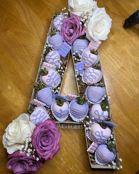 Evelin Garcia on Instagram: “Another gorgeous letter ✨🥰 #a #letterbox #chocolatebox #chocolatestrawberries #chocolate #chocolatecoveredstrawberries🍫🍓 #purple #pink…” Chocolate Covered Strawberries Letter Box Ideas, Letter Treat Boxes, Letter Strawberry Boxes, Letter Boxes With Strawberries, Letter Box Chocolate Strawberries, Chocolate Covered Strawberries Letters, Pink And Purple Chocolate Covered Strawberries, Chocolate Covered Strawberry Letter Boxes, Pink And Purple Chocolate Strawberries