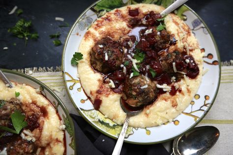 Meatballs with Rosemary Garlic Red Wine Sauce over Cheesy Polenta Wine Meatballs, Turkey Sausage Meatballs, Rosemary Garlic Potatoes, Ground Chicken Meatballs, Cheesy Polenta, Meatball Dishes, Chicken Meatball Recipes, Red Wine Sauce, Healthy Supper Recipes